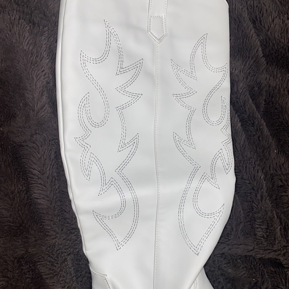 🪼Adorable NWOT white cowboy boots! - Picture 5 of 10